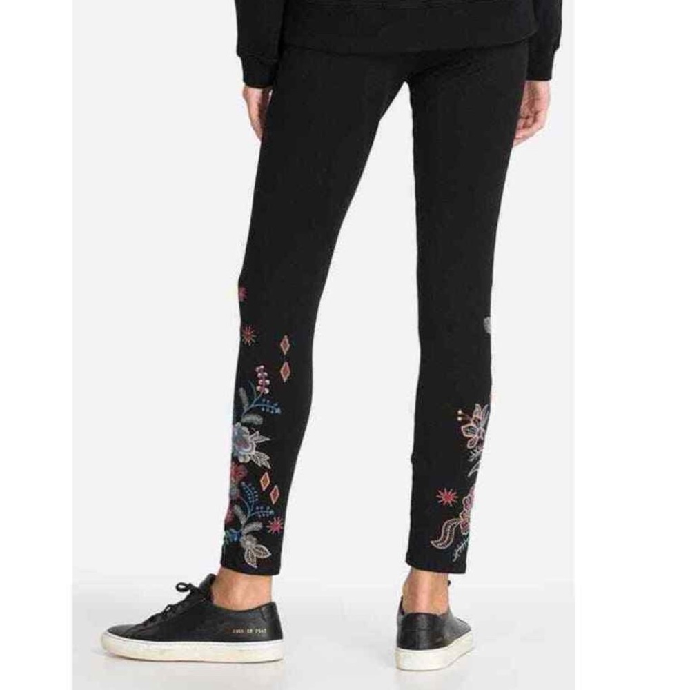 NWT! Johnny Was DENALI LEGGING Black Embroidered Legging Pants Floral Yoga - Picture 4 of 8